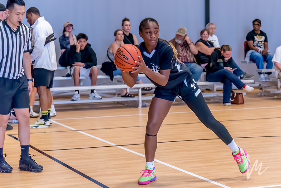 05-10-25_Basketball_MD1_6948